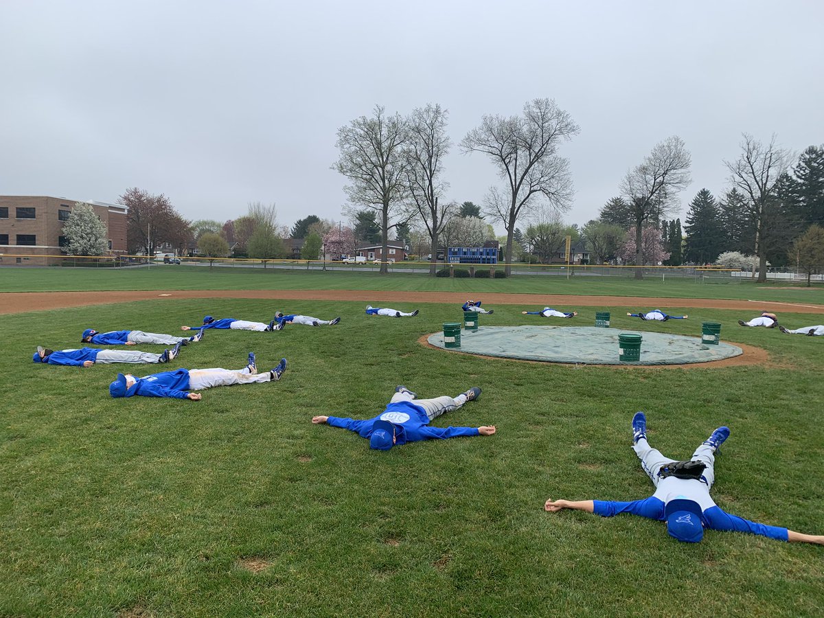 LDCoachK's tweet photo. #quietourminds #controlbreathing #beinthepresent #dailymeditation https://t.co/nIrEXEVOoV
