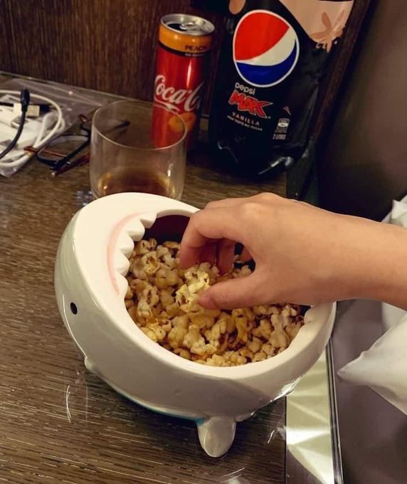 Def need to add this bad boy to the shark collection   https://t.co/4lJovfUBPH https://t.co/RfYTIFem