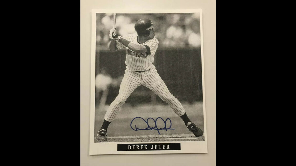 Early Derek Jeter Autograph Minor league Greensboro Hornets HOF https://t.co/yGtuCbi7Rl USD57.78 https://t.co/xnYMP5KgoP