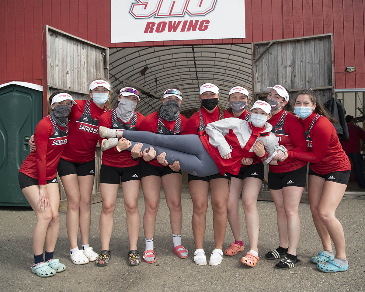 SHU Pioneers (@shubigred) on Twitter photo 🚣♀️ RECAP: The first freshman 8 boat highlighted the day for <a href="/RowWithHeart/">Sacred Heart Rowing</a> as the boat took first at the SHU Invite! The Pioneers return to action in a week when they travel to face Manhattan and Fairfield. #WeAreSHU
🔗:shubigred.com/x/5k8fj 🚣♀️ RECAP: The first freshman 8 boat highlighted the day for <a href="/RowWithHeart/">Sacred Heart Rowing</a> as the boat took first at the SHU Invite! The Pioneers return to action in a week when they travel to face Manhattan and Fairfield. #WeAreSHU
🔗:shubigred.com/x/5k8fj