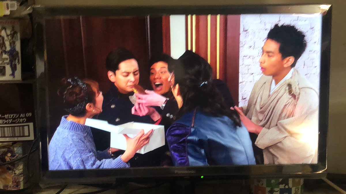 Yoshinori 仮面ライダーセイバー30話リアタイ視聴 ついに 倫太郎君が念願のエクレアを食す その直後に 芽依ちゃんがメギドに そして 蓮君に忍び寄るデザストの誘い 果たして 飛羽真君と倫太郎君はメギドとなった芽依ちゃんを救える Yoshinori 仮面ライダーセイバー30話リアタイ視聴 ついに 倫太郎君が念願のエクレアを食す その直後に 芽依ちゃんがメギドに そして 蓮君に忍び寄るデザストの誘い 果たして 飛羽真君と倫太郎君はメギドとなった芽依ちゃんを救える