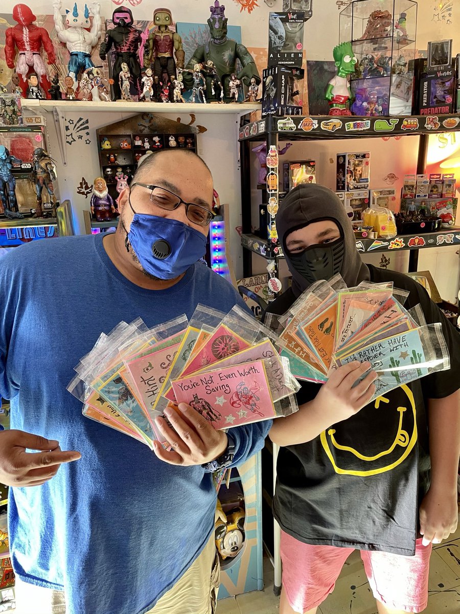 ElHaberdashery's tweet photo. THANK YOU SO MUCH @thee_carter_45 FOR GETTING 3 BULLETPROOFTOYZ CUSTOMZ TODAY🤩 SO HAPPY THE EVIL GO FUND ME CARDS WERE A SUCCESS OVER THE HOLIDAYS😜 
#Customer #customersuccess #CustomerExperience @garyvee @JimCarrey @DaveChappelle @DesignerCon @TheEllenShow @MissyElliott https://t.co/jC0lAwbPaN