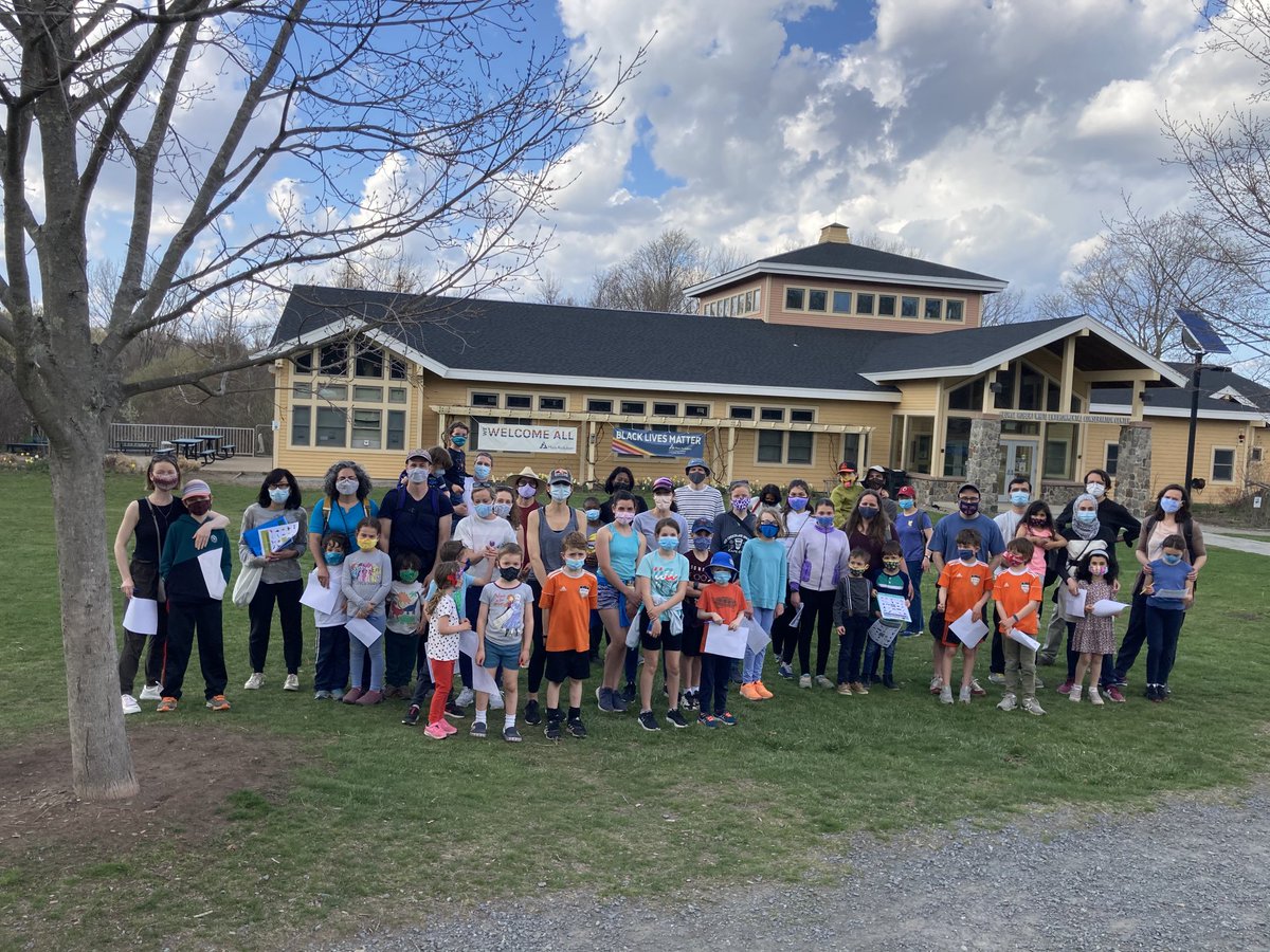 ward_elementary's tweet image. A beautiful day to get together to enjoy Boston’s natural beauty with so many members of the Ward community. #WardSchool #FORJ ⁦@newton_ps⁩