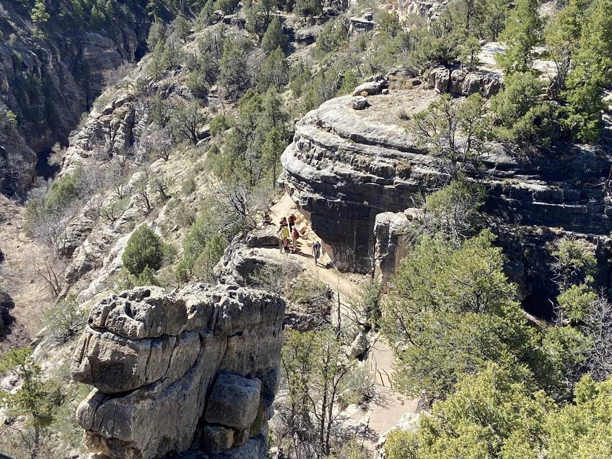 BaileyFamTravel's tweet photo. #Route66 #WalnutCanyon #CliffDwellings https://t.co/PaDbXX2MCE