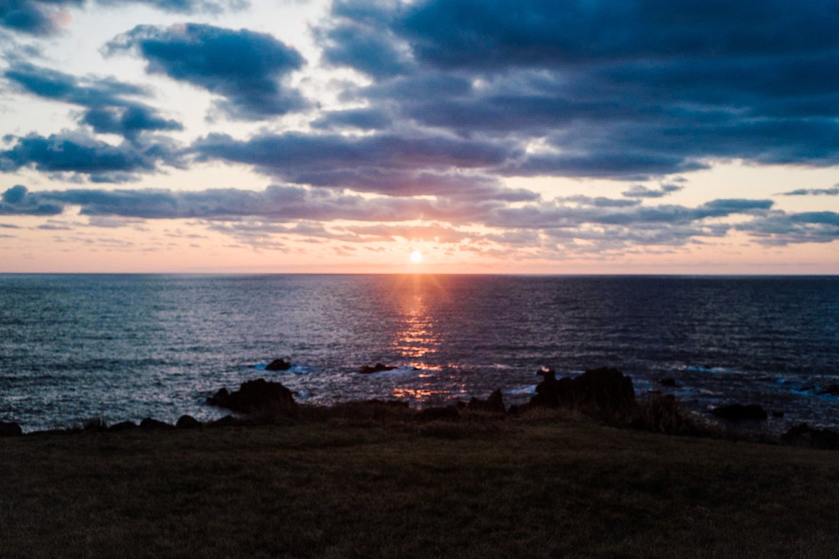 FsasakiP's tweet photo. ズミクロンで撮る夕陽
深みのある色合い

#ズミクロン #ズミクロン40 #moody #moodygram #naturegram #photography #キリトリセカイ #ファインダーの越しの私の世界 #ファインダー越しの世界 #リフレクション #フルサイズ #sunsetphotography #写真 #写真撮ってる人と繋がりたい #東北の景色 https://t.co/Hc6OaGooK2