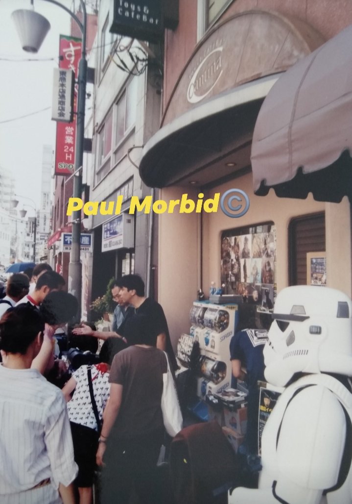 Fellow Star Wars Fans! 

Mos Eisley cantina, well n Japan. I took dis photo n 2002 when managing talent. Peter Mayhew (d late) aka original Chewbacca & Mary Oyaya aka Luminara Unduli signed autographs there. Mary signed d wall + other SW Actors. Peter kept lifting these girls. https://t.co/DT0UKmJ8cG