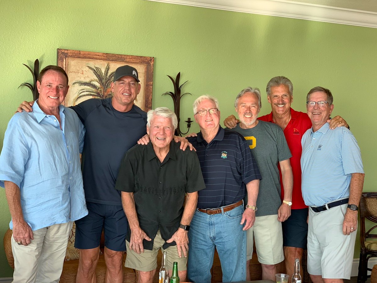 The band back together: how bout them Cowboys;⁦ thanks JJ @JimmyJohnson⁩ ⁦@TroyAikman⁩