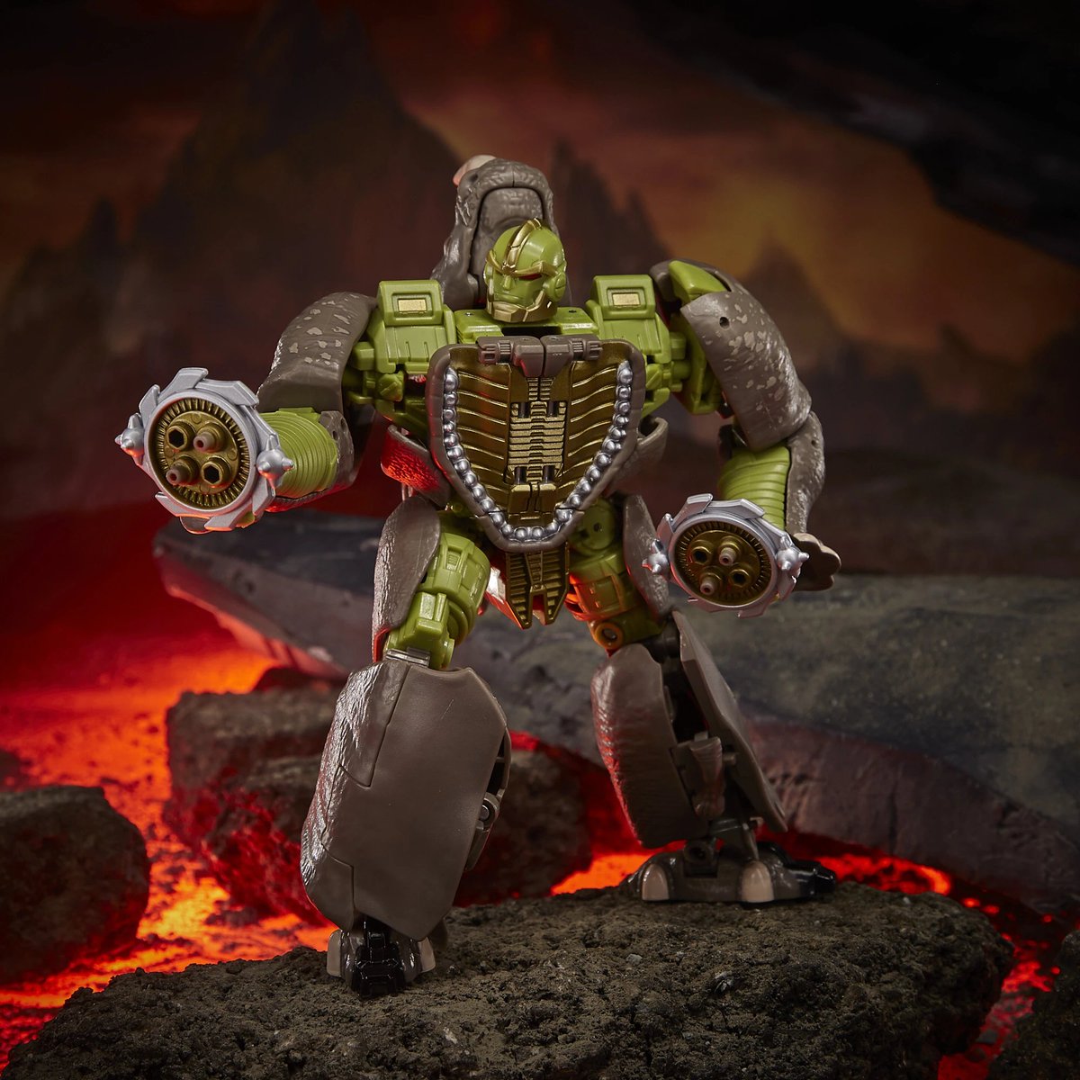 Rhinox thread part 2 of 4 (Accessorie's) Now we move over to his iconic chain gun's! they look as badass as ever and fit the Figure's aesthetic but my one minor complaints Would be they lack bulk and a spinning gimmick but otherwise they're nice but mediocre