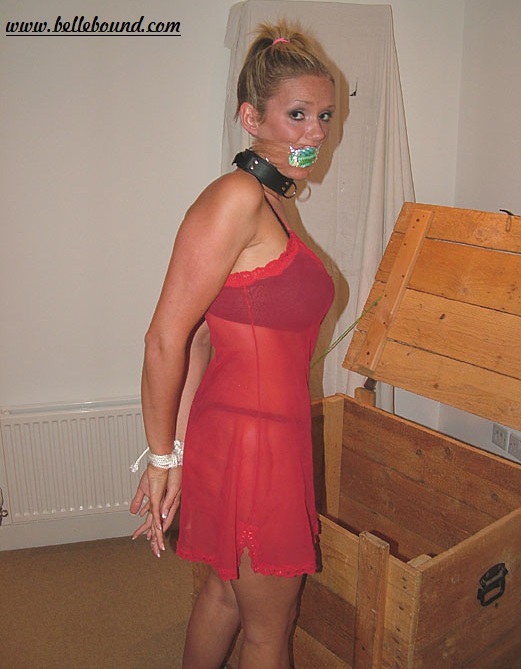 belle_bound's tweet photo. Get over to https://t.co/7evE5M7N5q to see gagged, handcuffed and blindfolded damsels who's only wish is to be set free!! Tonight we have Lucy Zara Left Shocked And Gagged! #BDSM #bondage #gagged https://t.co/SWlCwDYlmT