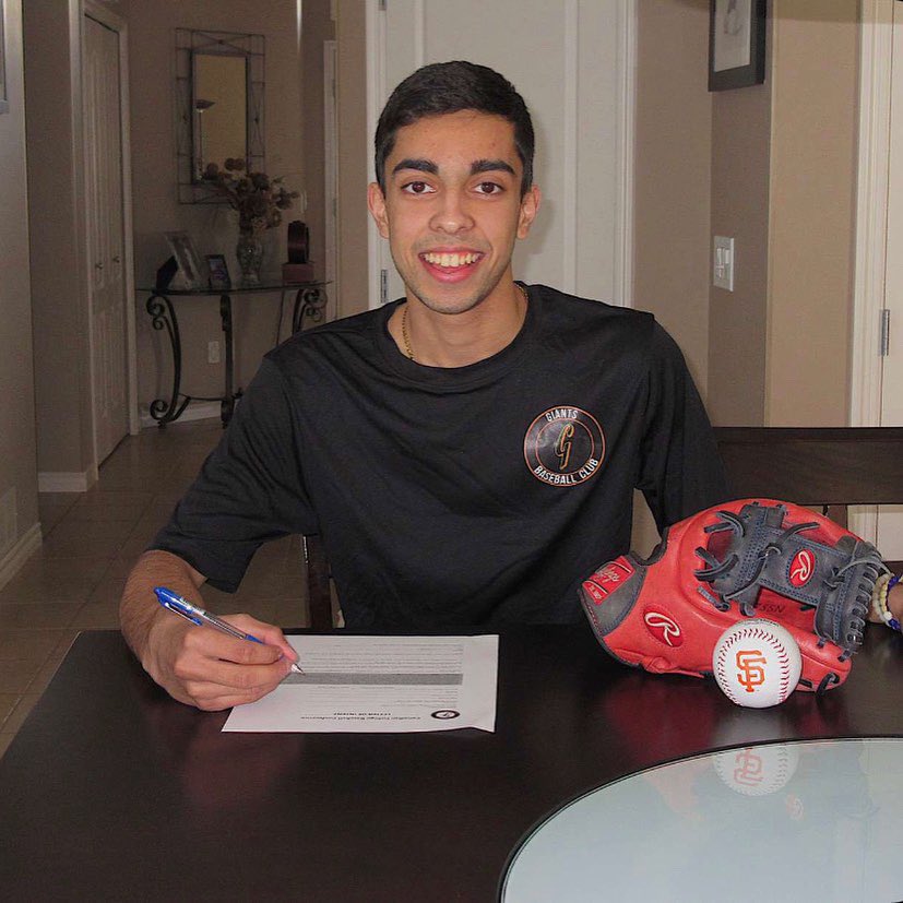 SouthFrasGiants's tweet photo. Congrats to RHP Jayden Puri on signing his LOI with the Victoria Golden Tide. 

Jayden will play a vital part of our Midget AAA program this season. https://t.co/3eW83X5r75