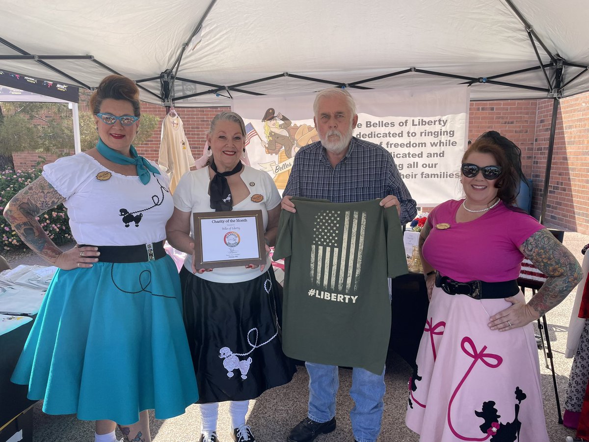 MayorWeiers's tweet photo. We had a great time at the #NancyPerryProductions #VeteransCarShow with #BellesofLiberty at @SandersonFordAZ today :-) https://t.co/PwybWO19yM