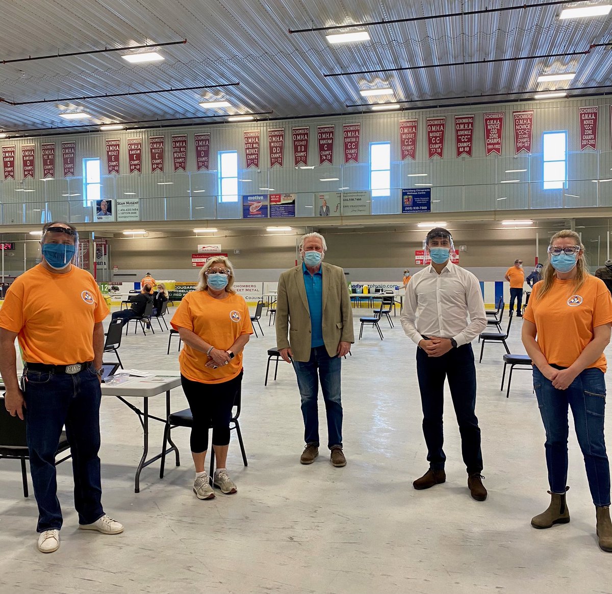 Sflecce's tweet photo. The Trisan Centre Vaccine Clinic is an amazing testament to the #OntarioSpirit.
A volunteer initiative supported by King Fire.
Thanked the volunteers & healthcare staff working hard to deliver vaccines & defeat #COVID19.
As supply is available, book at https://t.co/UI8A5VZgs6 https://t.co/xgfv2boqGV