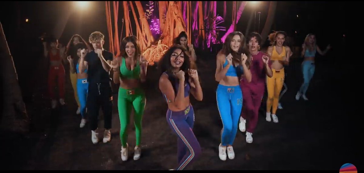 Beyhanna2009's tweet image. Ela tava tão linda nesse clipe, deusaa, perfeita! Sabe às vezes fico imaginando o futuro delah, ela fazendo sucesso, famosah, amoo!... 
#NowUnitedFiesta