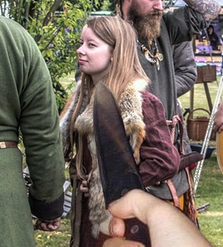 AshildrMouse's tweet photo. Hi! I'm Liese/Lizzie, a 21-year-old viking reenactor/occasional cosplayer from Belgium.
I'm active on Twitter like once every 2 months (trying to get better at that). 
I hate all things racist, sexist and homophobic. If you do too, we'll likely get along :) https://t.co/cd7JPeMKd3