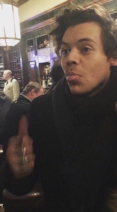 harry styles sticking out his tongue & the more you scroll, the older he gets— a thread because why not?