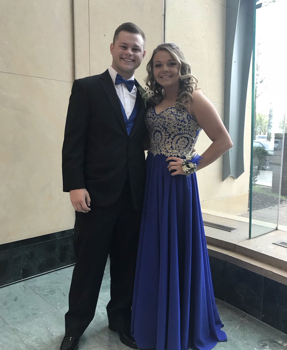 J_Grams23's tweet photo. A BIG Happy 21st Birthday to this Beautiful girl ❤️❤️ I love you so much! Another year down and many more to come with you😘 https://t.co/gq6lEJPw91