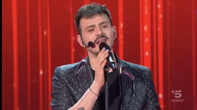 valentinas9999's tweet photo. Chi potevamo avere           Chi abbiamo 

#amici20 https://t.co/YFFZPpG7jV