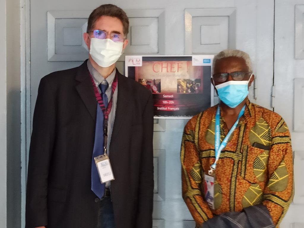 YannLorvo's tweet photo. @IFCameroun @IFParis et @FRauCameroun accueillent le #Yaoundefilmlab. Quand on pense documentaire en Afrique subsaharienne, c’est immédiatement le nom de Jean-Marie Teno qui vient à l’esprit (et on a raison!). Merci pour ce film engagé "Chef !" Qui est devenu un classique !!!! https://t.co/sTX9dicm5c