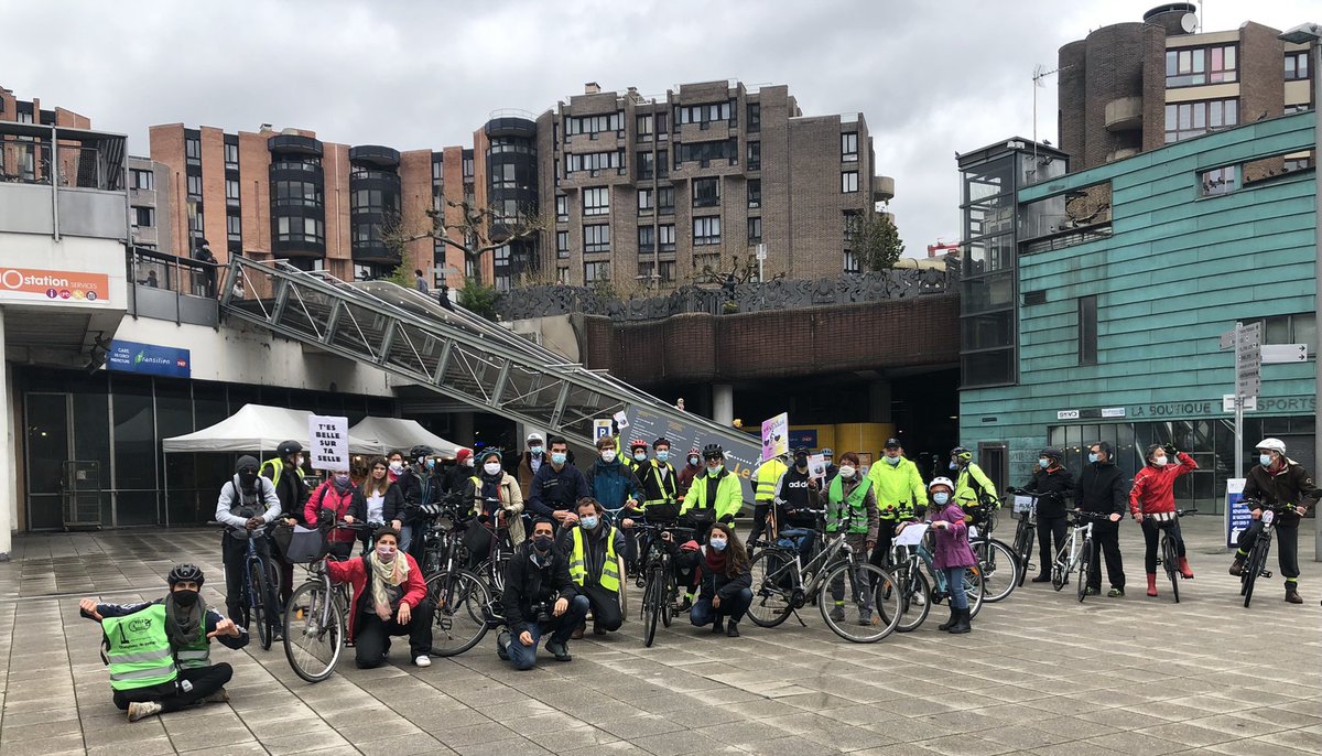 Gwenferran's tweet photo. Belle Velove à #cergypontoise cet après midi dans le cadre de la campagne #yeswebike du @VeloIdF @CergyVelo @CPEnv95 @CPTGonesse @BretteDorothee ✊✊✊ https://t.co/35lTPn4WAt