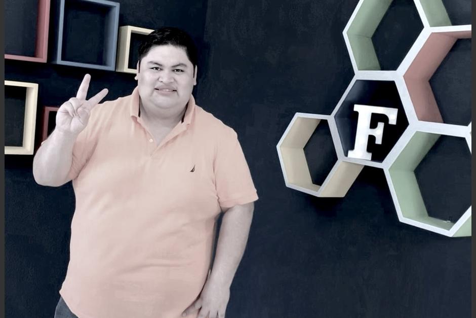 soy_502's tweet photo. ⚫️ DECESOS | Covid-19: Fallece Frisly Macario, del programa “Qué Chilero”

El productor televisivo es el tercer miembro del gremio periodístico guatemalteco que fallece en días recientes a causa del covid-19:

https://t.co/5sdmTzsmBO https://t.co/pXEZOoVCaI