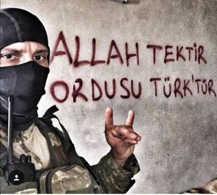 devlet_reis_cCc's tweet photo. Yaşasın devlet 🇹🇷

Varolsun özel harekat❤️

#KahramanTürkPolisi176Yaşında https://t.co/zpDeK6LTCn