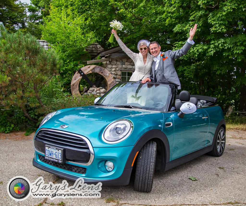 transitionsDM's tweet photo. Happy Trails!
#weddingphotography #happytrails #minicooper #weddingcar #wedding #couple #weddingphotographer #kwphotographer #photographer #photography #photo #garyslens @garyslens https://t.co/EV2FFXgblW