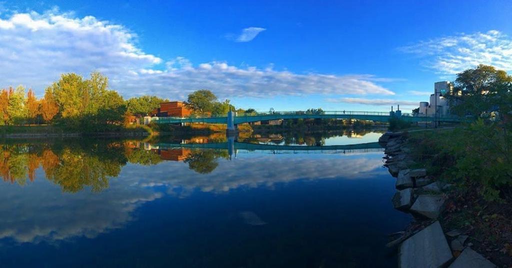 uiowa's tweet photo. Iowa River views. https://t.co/ZUMmjeLNcK
