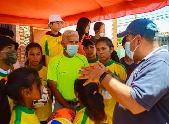 Con una gestión de puertas abiertas, impulsamos el desarrollo y la masificación deportiva en Falcón como meta del Gobierno Bolivariano de Víctor Clark. FUNDEFAL: deporte para la salud y la vida.

¡Unidos ganamos todos✊🏼! 

#Deporte #Falcón #Gestión #MasificaciónDeportiva