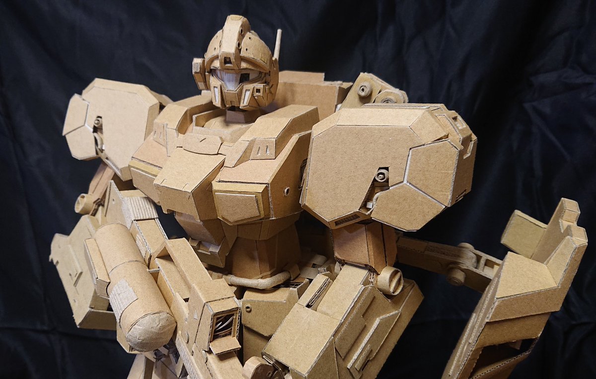だんぼ ダンボール作家 Danbo Cardboard Artist これを見た人は胸部アップの画像を貼れ ダンボールアート 100パーセント段ボール製 段ボール工作 ダンボール工作