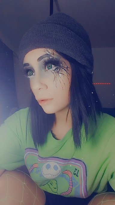 Hey there😌 https://t.co/acsWChybKL
