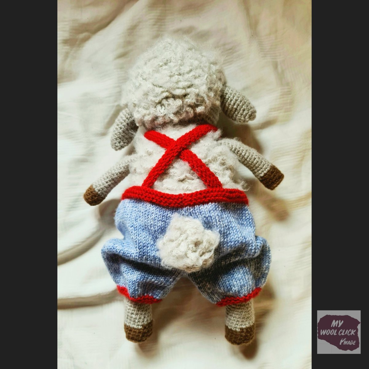 My #sheep is finished 😃
#toys #crochettoys #shaf #handmade #handmadetoys #handarbeit #selbergestrickt #häkeln #knittersgonnaknit #knitteddoll #feitoamao #faitalamain #hechoamano #fattoamano #ovelha #amigurumi #doll #amigurumilove #amigurumitoys #amigurimicreations