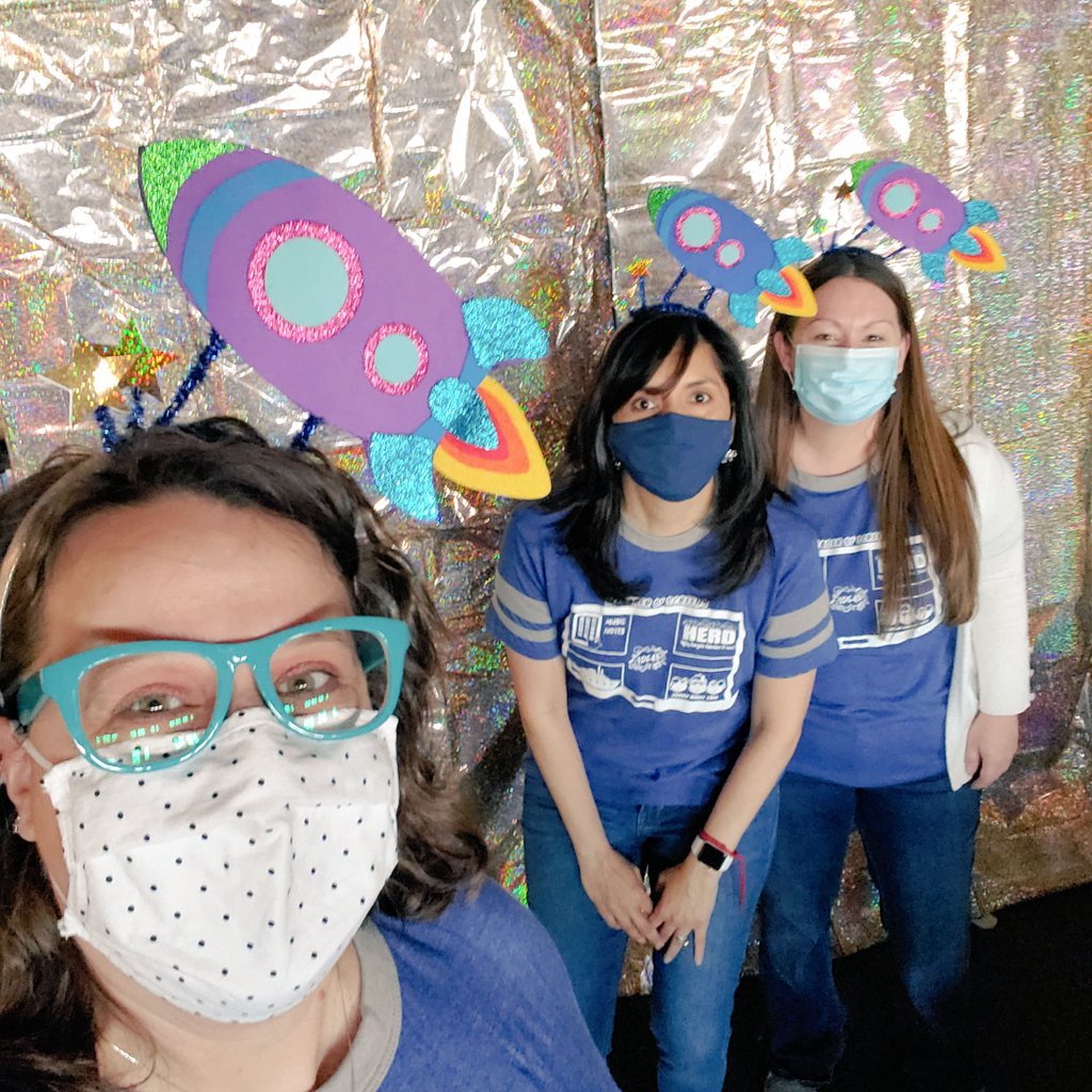 akbusybee's tweet photo. The team managers are ready to Rocket to Space at #LSF21 #iamdi @IDODI good luck to all the teams!! https://t.co/7NZ0rrSq5t