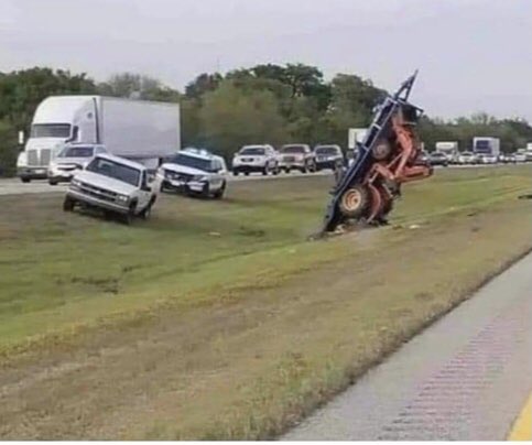 TrooperBob_SC's tweet photo. Please make sure that you secure the trailer to the truck, as well as you secured it to the trailer. 
#SecureYourLoad
@PalmettoPride 
📸: B.Irey https://t.co/ytnymvBqk1