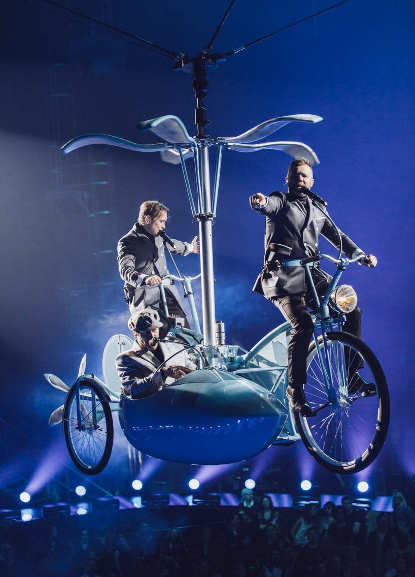 LittleMeThatter's tweet photo. #IIITour @takethat 

Miss this. One of the best tours I've EVER been too. 
@GaryBarlow @HowardDonald @OfficialMarkO 

Can't wait for that feeling, when the lights go down and the Intro music begins.....🙊
#LiveMusic #LookAtUs https://t.co/UCB2On0rN0