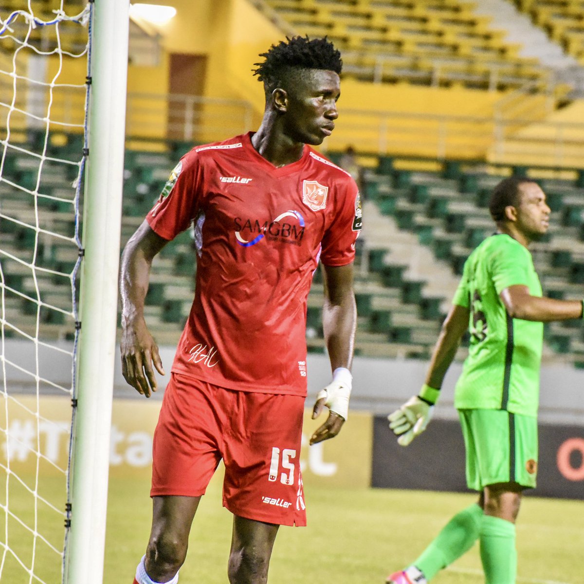 HACofficiel's tweet photo. Il y’a des fois où être bon ne suffit pas... 
Félicitations aux 𝗖𝗵𝗶𝗲𝗳𝘀 🇿🇦👏🏾 
#TotalCAFCL #HACKC 
#PanafricanTeam 🔴⚪️ https://t.co/jFVRFhJ4AA