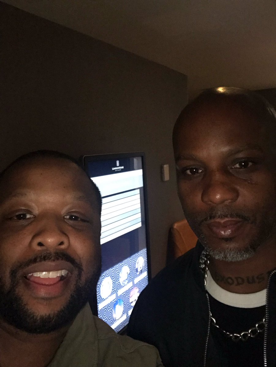 SimsColin's tweet image. Not my dad fangirling