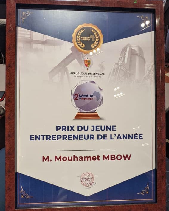 mbow_mouhamet's tweet image. Merci d&apos;avoir su lire notre travail et de nous avoir donné cette belle récompense qui est un coup de projecteur qu&apos;on compte bien utiliser, à la fois pour mon évolution personnelle dans le métier, mais également pour essayer de faire briller. @Intechgroup_ 
#Hmdl