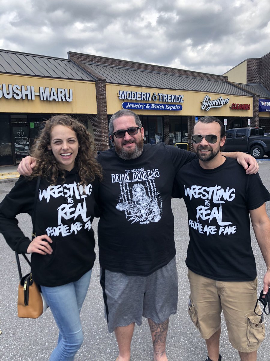 DanielleWaltz's tweet photo. Best match of the night! #TeamBrian @revenantandrews #TheExhibition #WrestleMania https://t.co/JjlllRTo47