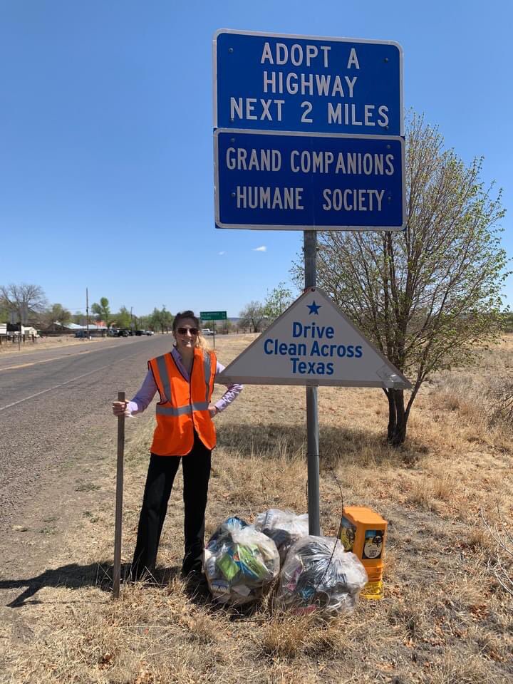 txdotelp's tweet photo. Thank you to ALL volunteers that participated in the @TxDOT @DMWT_Program Trash-Off today! ๐ฃ๐ฏ
We appreciate you! ๐๐ผ
#KeepitcleanTX #BeautifyTX #DontmesswithTexas https://t.co/VTI4HuG16S