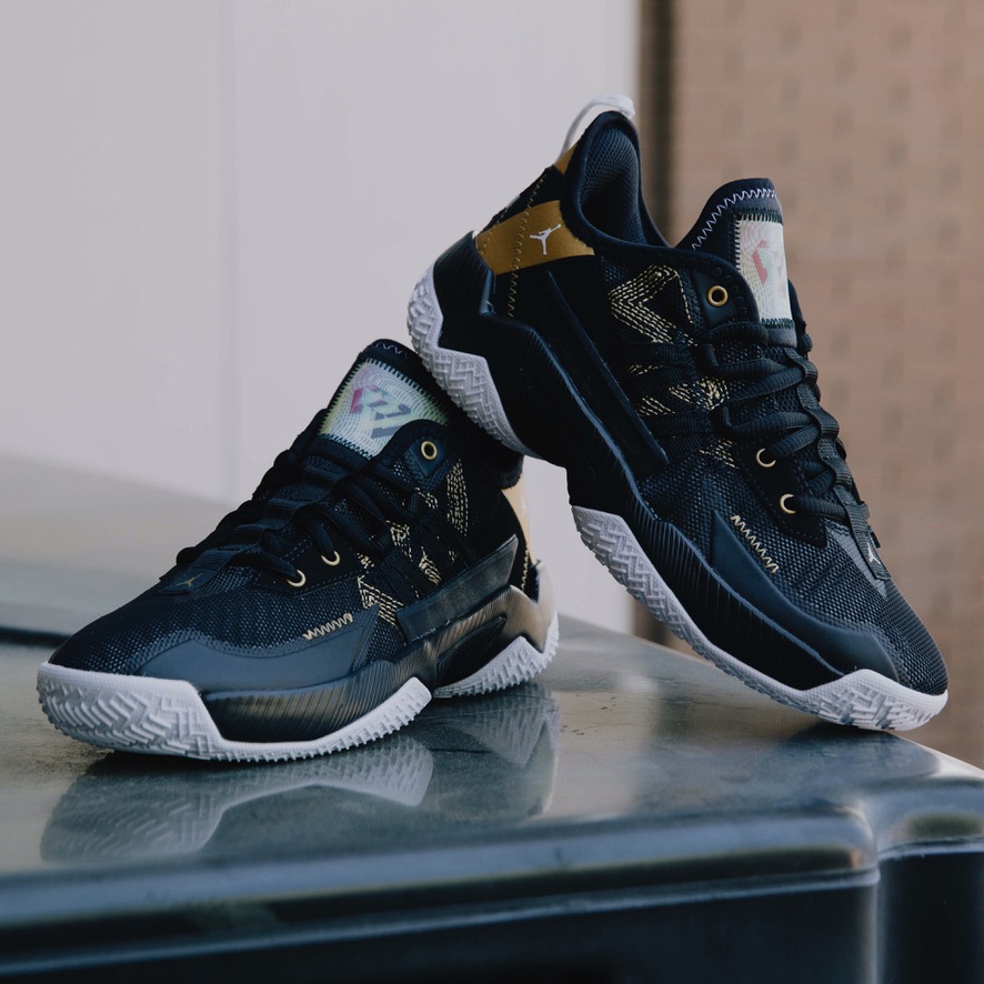 Shiekh's tweet photo. Take ✌🏽
#Jordan One Take II
👟: CZ0840 007
-
-
#Jordan #TakeII #sneakers #shiekh https://t.co/bZUsQ04GXN