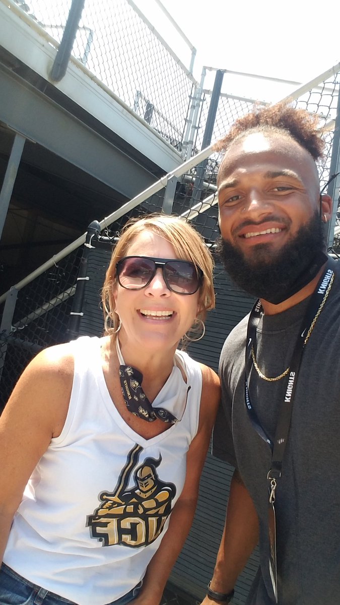 maryann0226's tweet photo. Felt good to be back in the Bounce House!! @schneidercole14 you looked great out there! Got to chat w Gabe and was great being able to meet @CoachHand in person! Our boys are truly blessed! Gonna be one helluva season!
#65notdoneyet #UCFSpringGame https://t.co/FR63DFXUH8