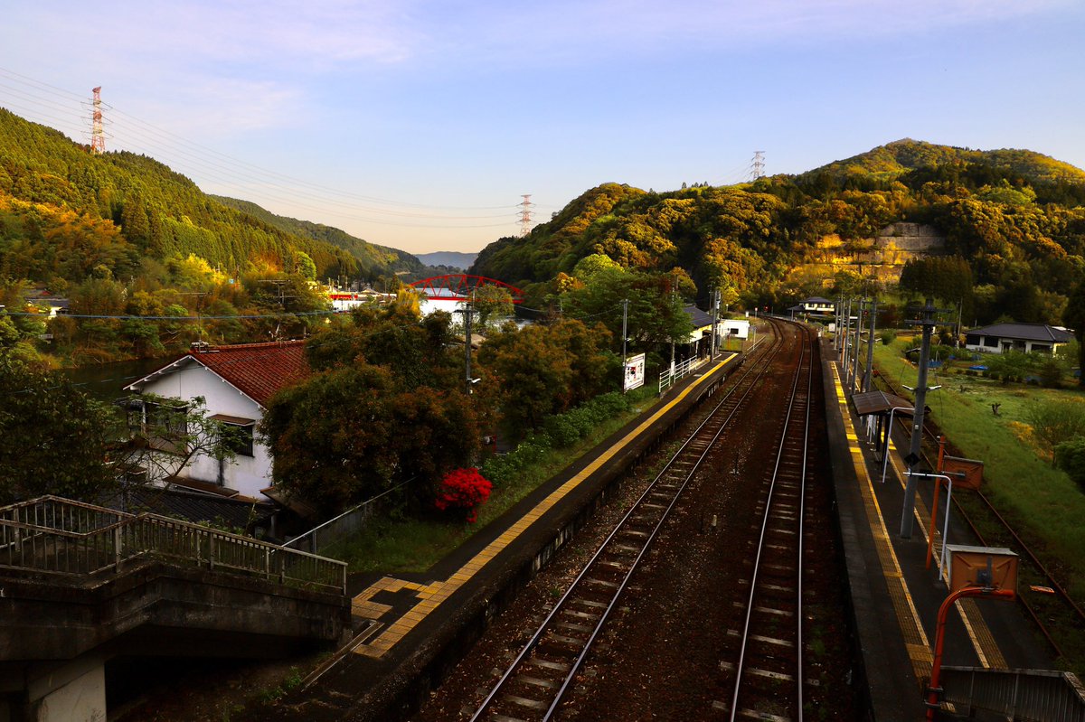 永和 中丹8 28 29 光岡駅からまずは久大本線に乗って 日田彦山線と分岐する夜明駅へ 福岡県と大分県の県境付近の山あいにあります かっこいい駅名ランキングの上位は間違いありません ひっそりとした夜明けの夜明駅を堪能できました 21年4月永和の日田 永和 中丹8 28 29 光岡駅からまずは久大本線に乗って 日田彦山線と分岐する夜明駅へ 福岡県と大分県の県境付近の山あいにあります かっこいい駅名ランキングの上位は間違いありません ひっそりとした夜明けの夜明駅を堪能できました 21年4月永和の日田