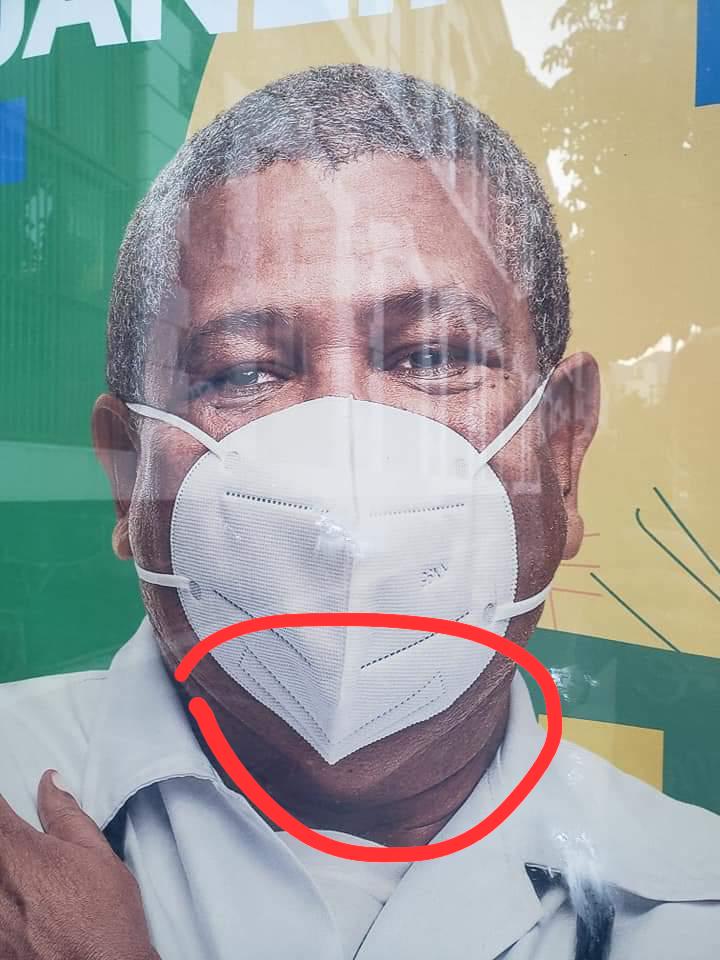 jandira_feghali's tweet photo. A máscara nesta propaganda parece... de cabeça pra baixo???? É sério isso? https://t.co/i7cxeQvm6S