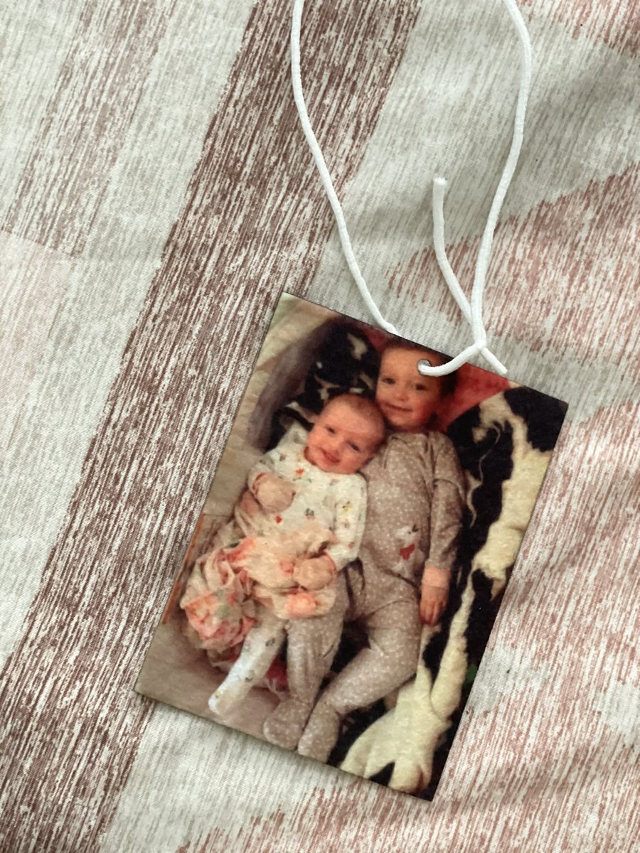 New car freshener

$8 +shipping

Buy 2 and get free shipping☺️

Scents available:
•Pumpkin spice 
•strawberry
•leather
•black ice
•butt naked 
•strawberry leather 

💕💕💕