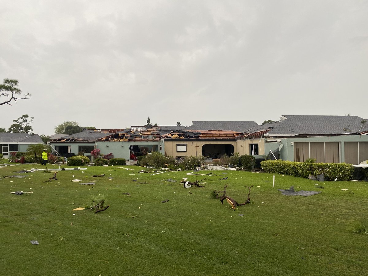 MCGPublicSafety's tweet image. 🌪 Manatee County EMS responded to help an injured patient after a tornado touched down near El Conquistador Parkway this evening. 🌪 
Photos from the scene below👇🏻