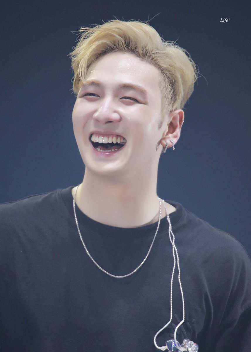 Making this thread of Baekho's gummy smile for free therapy 