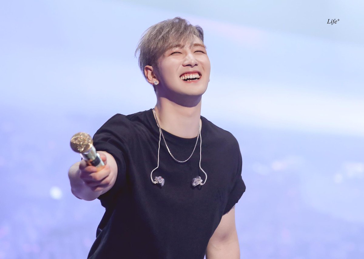 Making this thread of Baekho's gummy smile for free therapy 
