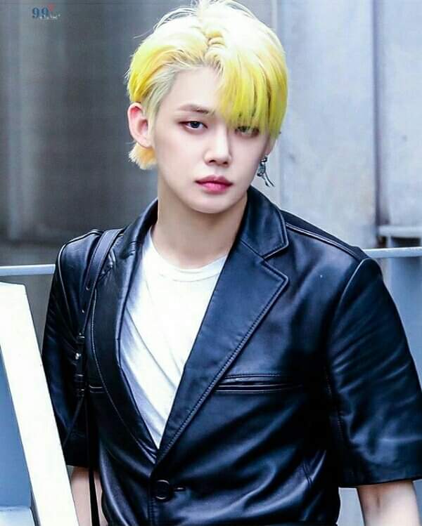 let's start with the iconic yellow haired yeonjun .