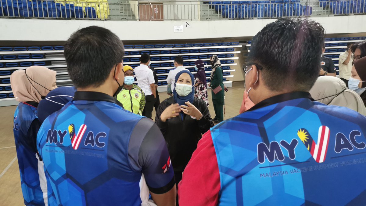 jbsterengganu's tweet photo. Turut hadir bersama beliau ialah Pengarah JBSNT Encik Mohd Izwandy bin Ismail @izwandy72, Pegawai Kesihatan Daerah Kuala Nerus Dr. Aizuniza Abdullah dan Pegawai dari Majlis Keselamatan Negeri Terengganu https://t.co/EnnwPFIOdN