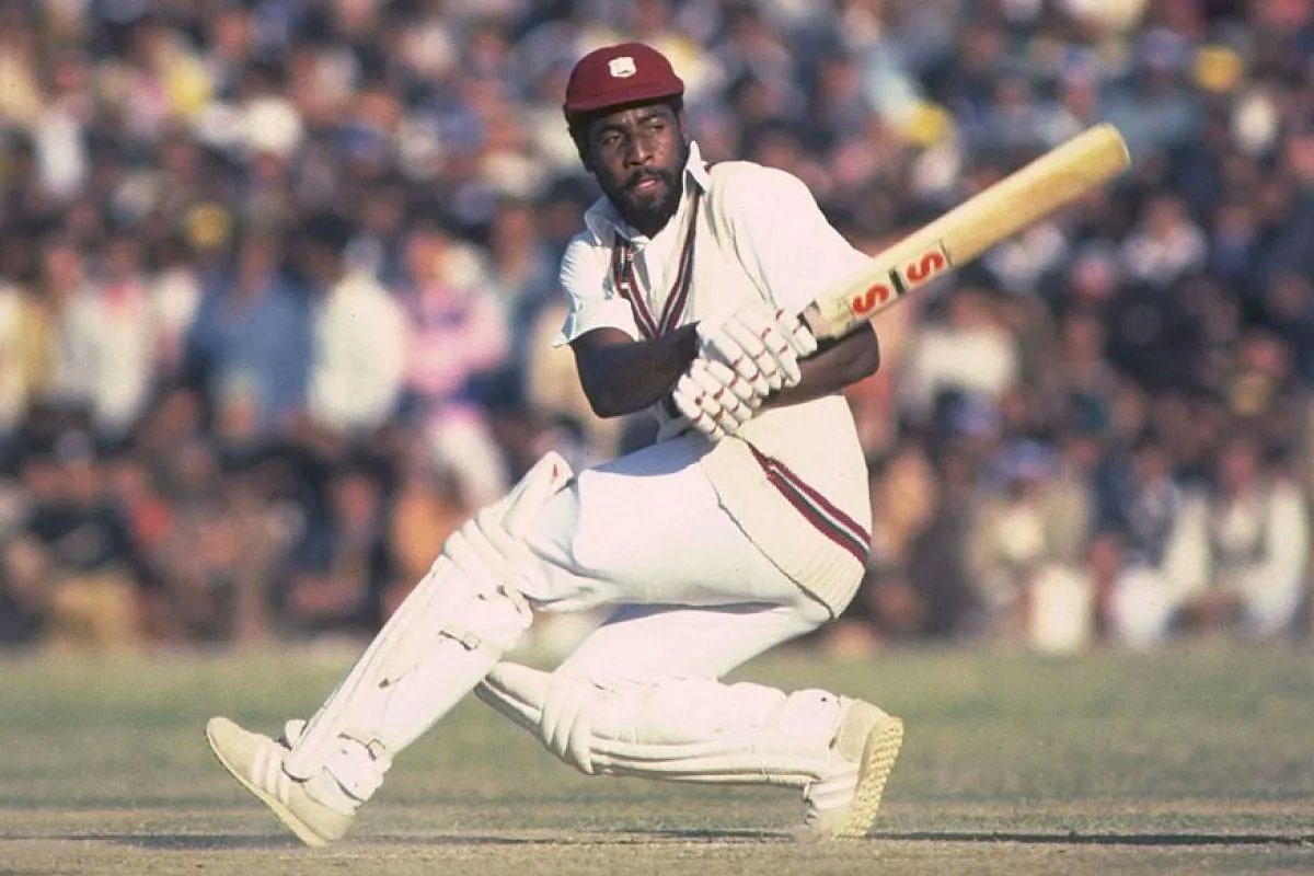 The last batsmen at the highest (Test match) level to never wear a helmet throughout his career was Viv Richards, who retired from the international game in 1991. Richards never really needed a helmet. With him at the crease, it was the bowler who was always on the defensive.